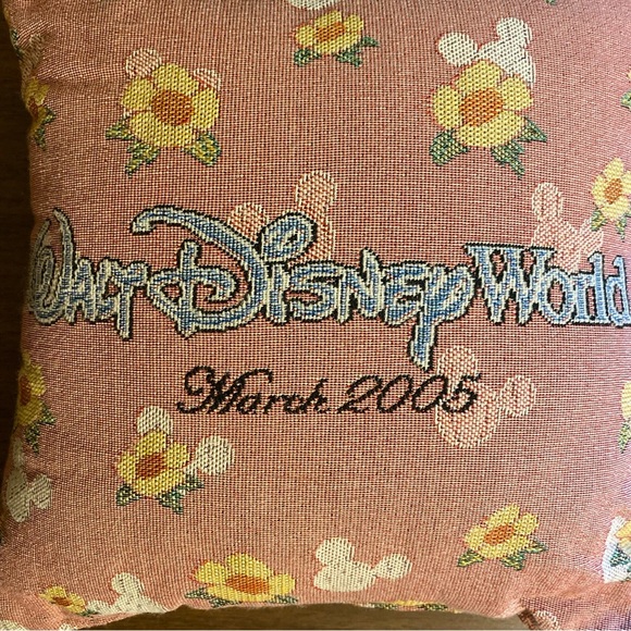 Disney Teddy Bear and Doll weekend 2005 Mickey Mouse Tapestry pillow RARE - Picture 5 of 6